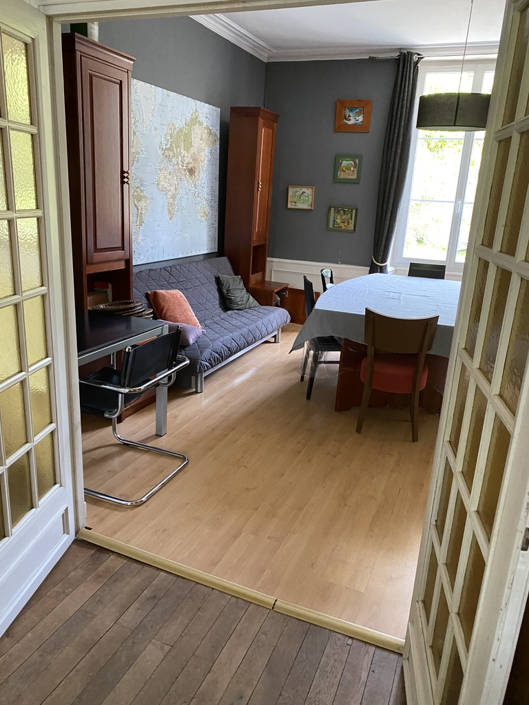 Grande salle à manger pour 16 personnes